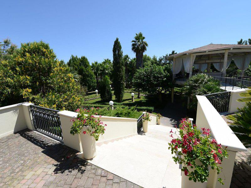 8B953F2C6EE87782465D3B3E377B257F