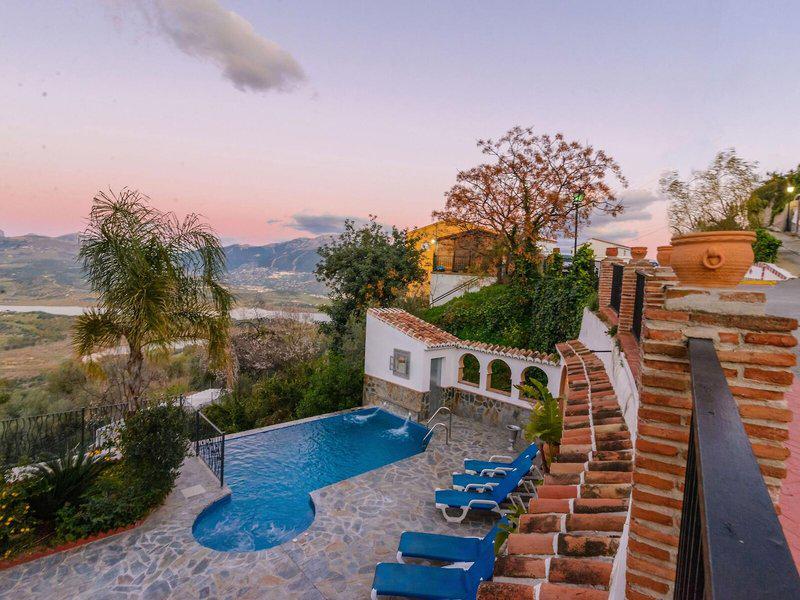 4F23986E4AB29F92DE87839AE8E03ACE