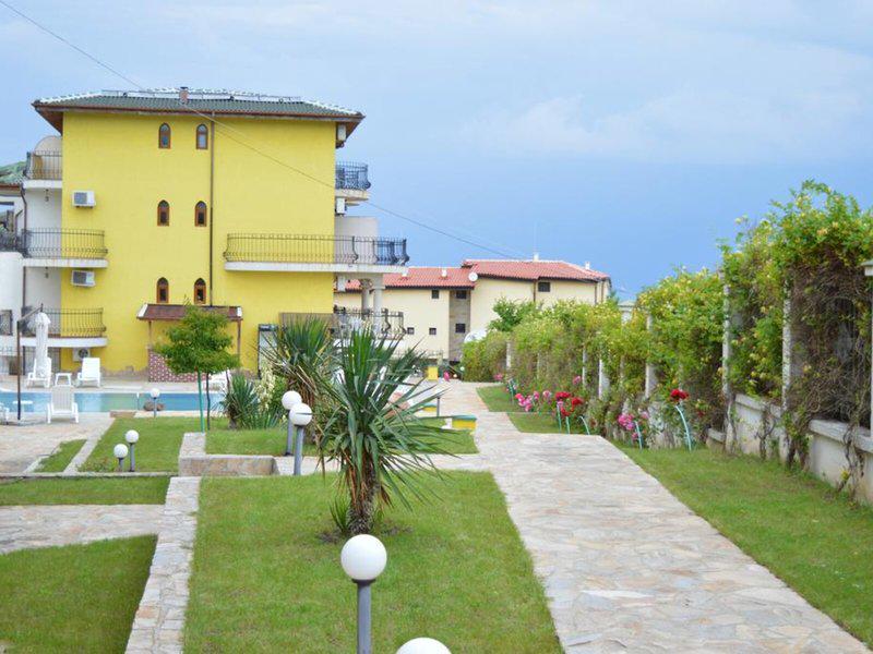 6E21961B6584BDCAA4594F2EE56749D1