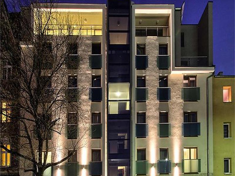 1A33F54DDA822AB3005F470454459158