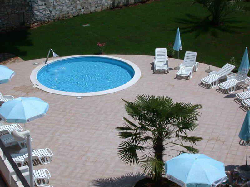 740A84074466C5ADDCB9054375A77F93