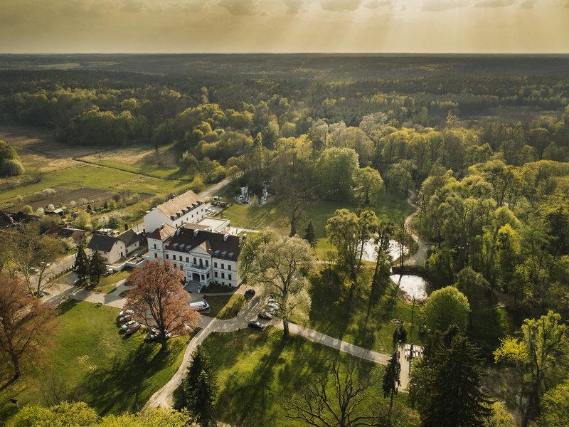 1DFE6A613F8245F0A23D6D40A0A11330