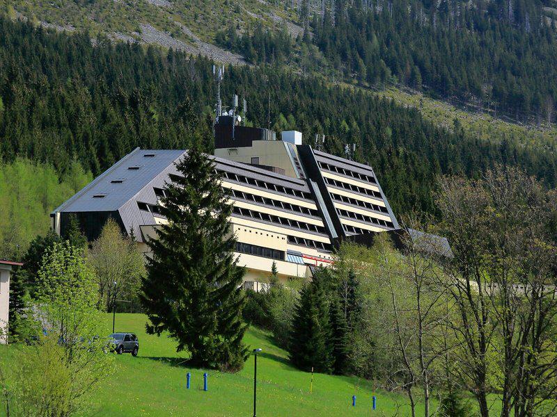 6DC874B7AF8125C055FBE21A8A27EF48