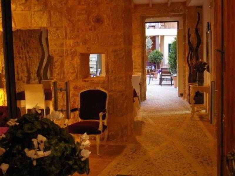 0EFA1037269AA1A2AED27655349817F4