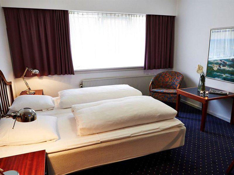 D824606C81D2C37950BB7470EE16343E