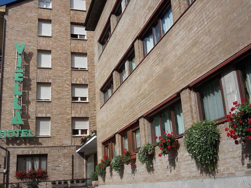 354548B917275A5CC1E4022F838AAEFB