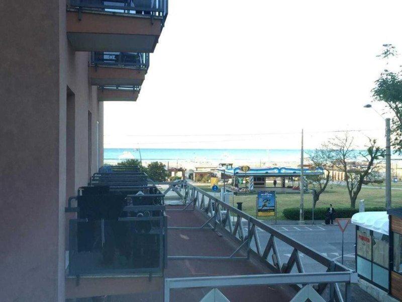 176C7DE84753363B148928AA2BAD790F