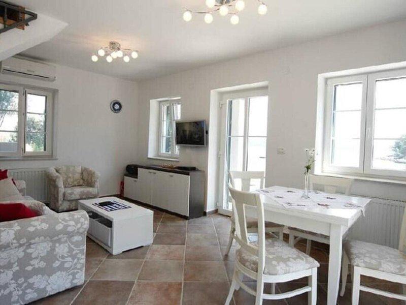 0D09853173BD2F7FCF3B876FBA090DFB