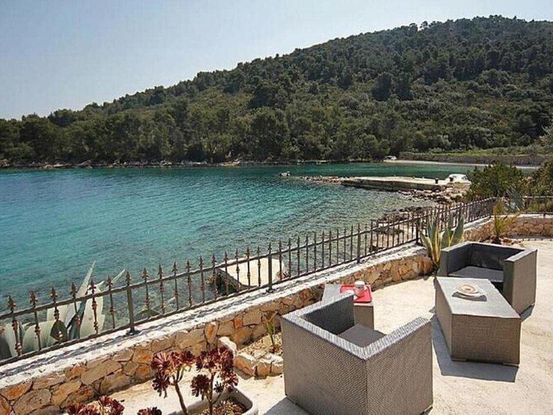 8EF357E6E68DDC1DD87D3A825426F1EA