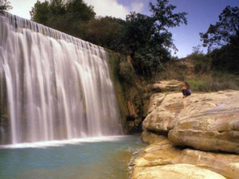 13F584AA4AF01FB34C8E5A16DF6B5849