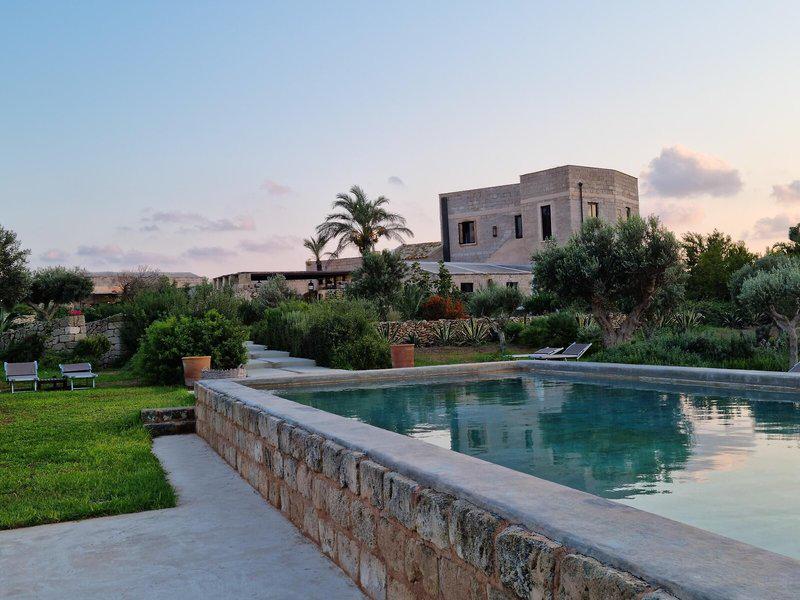 ABFCA9F56D2E30B03D01E7F9BE332659