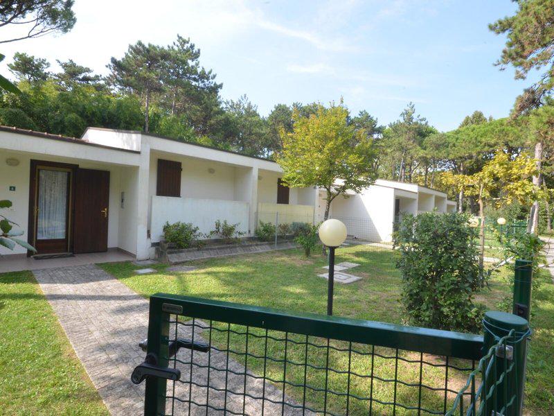 AFB3010A604E4F3CB9EBAA4BDD29B413