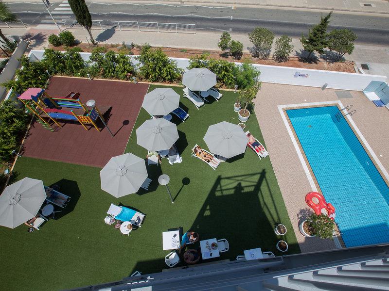 E8806491BA2A0C3FC5F7684247F39F31