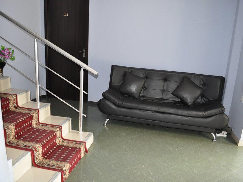 2C2EA2CF710E2C674B4B56AC12D0346D