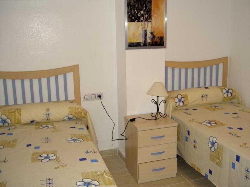 7D7526727C2DE98BAC56A8F5D5404185