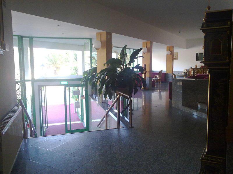 77800C76D94B0F852F2D44E8B84DD3F0