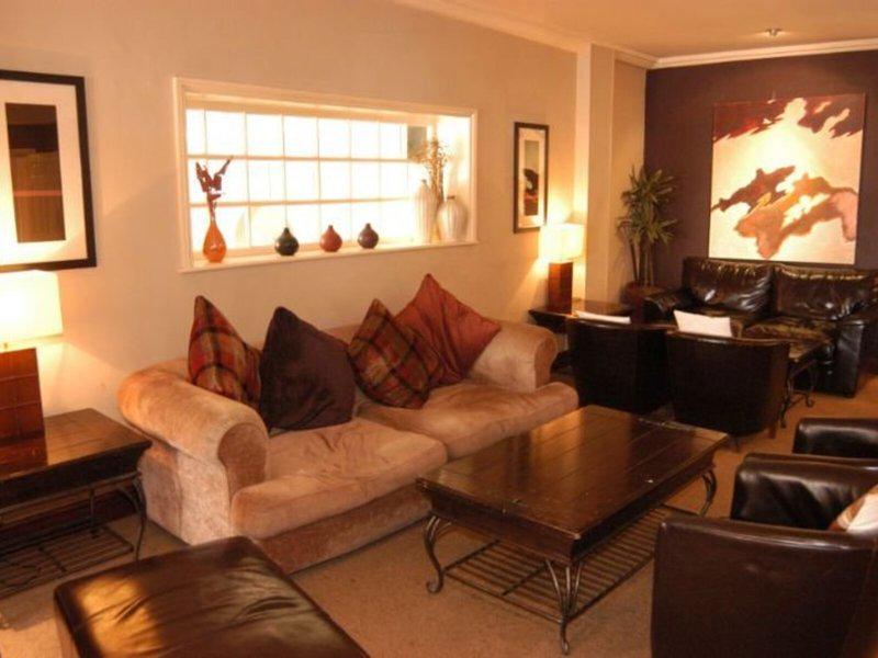 05FAE3AA644F1E4C524D2AE293F7C9A0