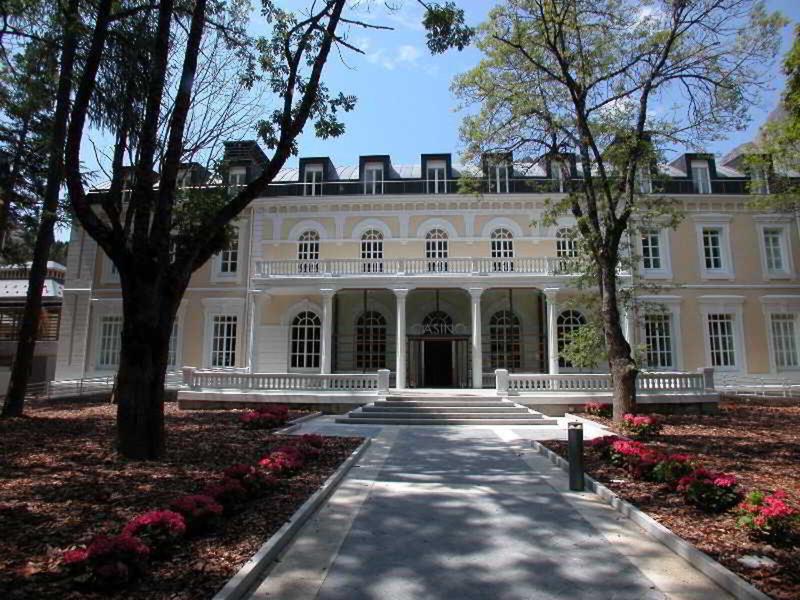 85A4E63FE29C57E822FAF5FE86228E83