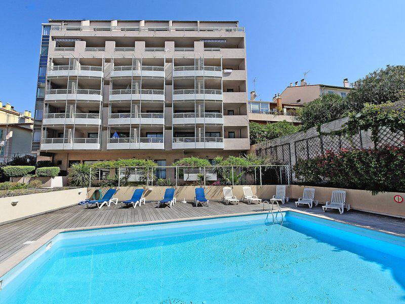 ABB0378A44F2C40FCE81E9AB962FF8A6