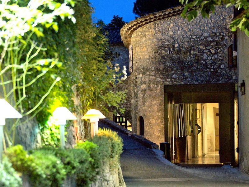 D66186C6D5F56BDBD7FC71E770A4117E