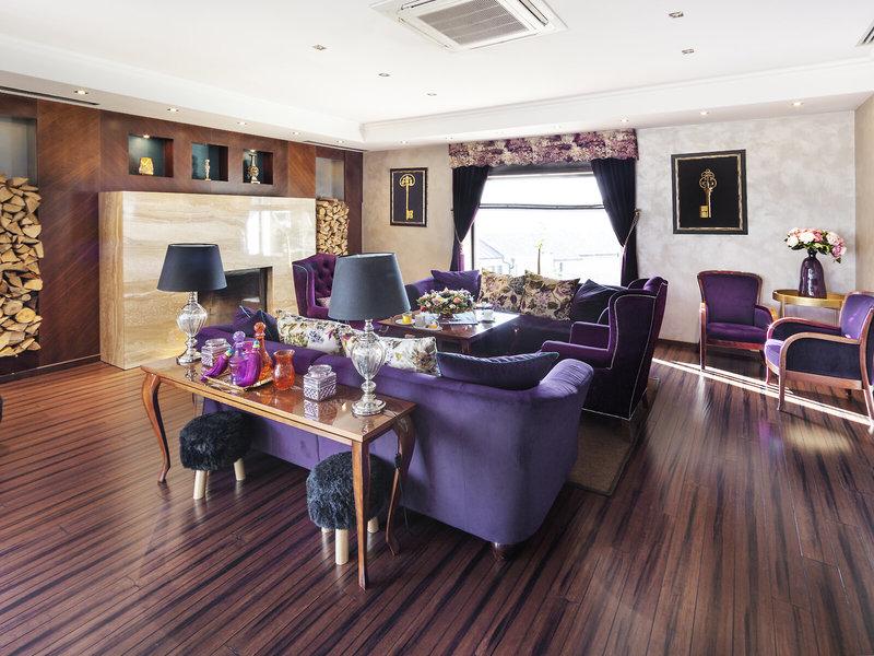 37A221253D22882863A95D2E4E6C6C53