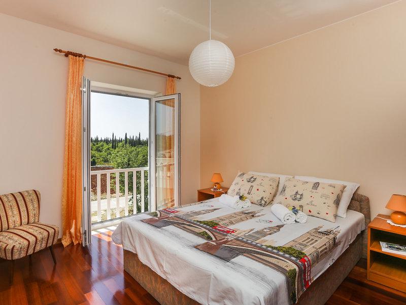 32DB144C33927CC426083D73F2C357E9