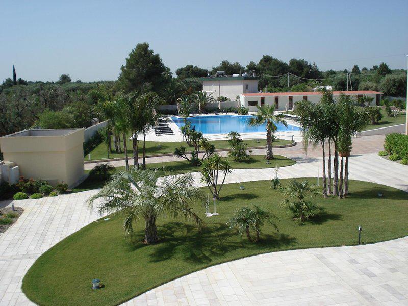 F06AA720A242BA8ED09BD86428421904