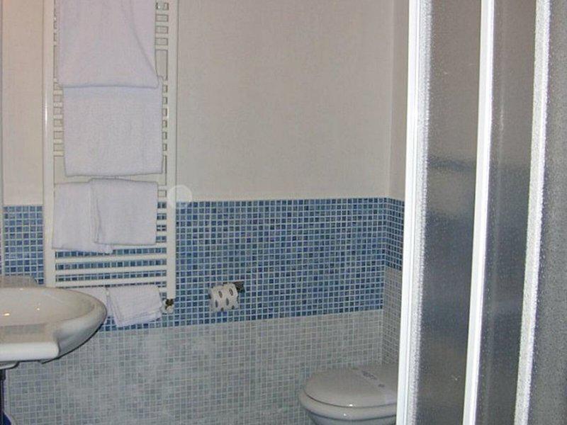 4B03C1ECF647B283587EACE4E6A028E7