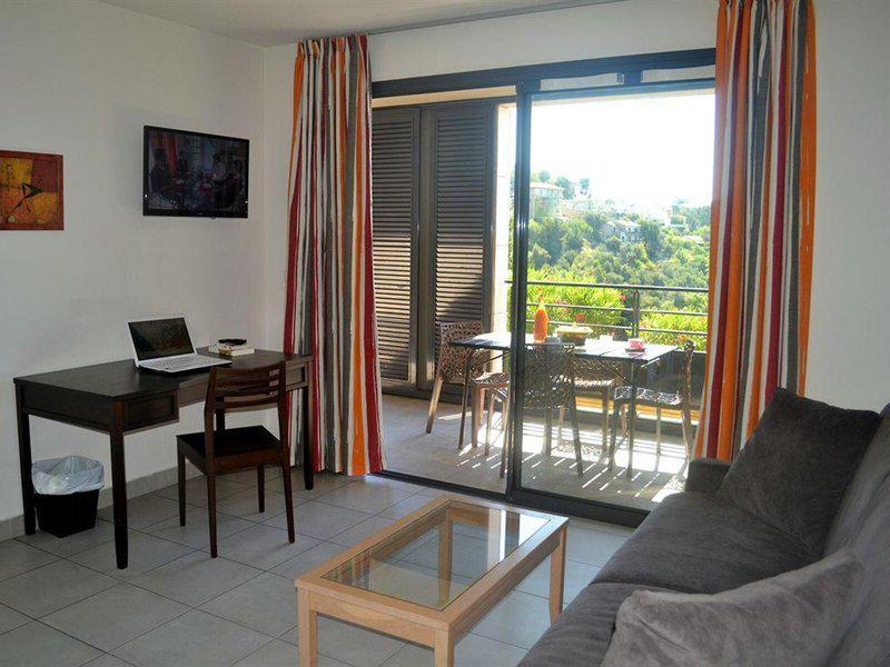 37907913B754E9416324E9A1865BB0B8