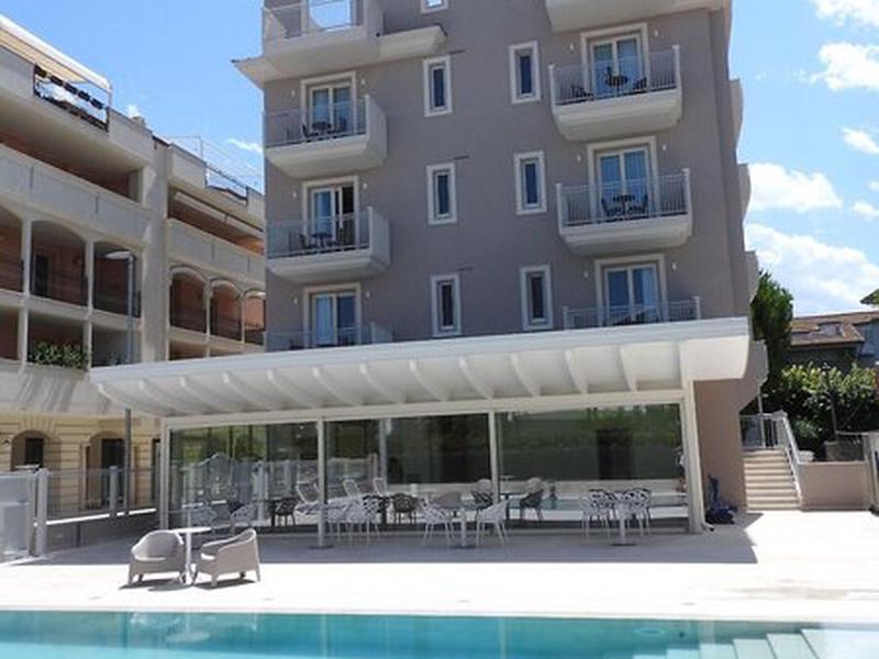 FDA14691D16F17BAF578D1C48951CE42