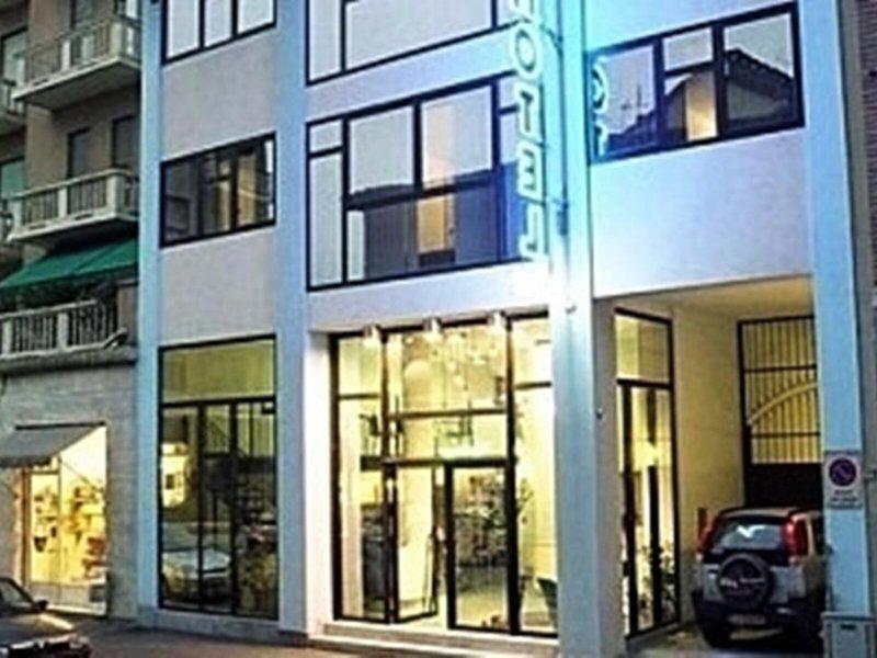 32FC45168E217A52C90423C273DBE444