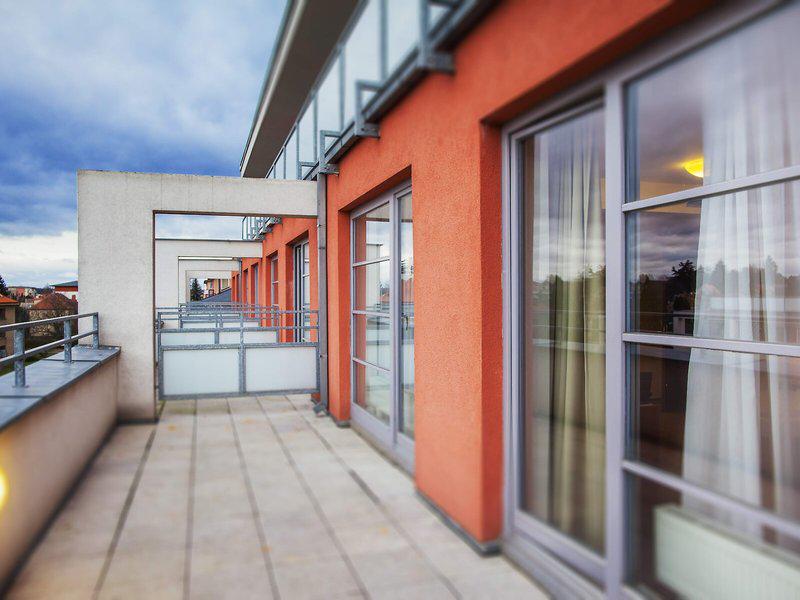 A79BBADA6E3B773075C8017227AAA619