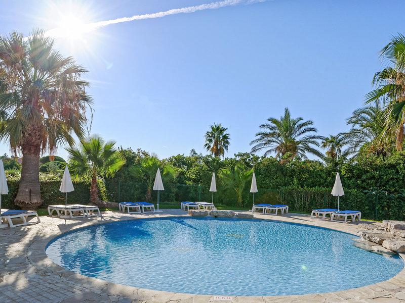 EFF199ABE4FF7DFB0BBDF396E42B3629