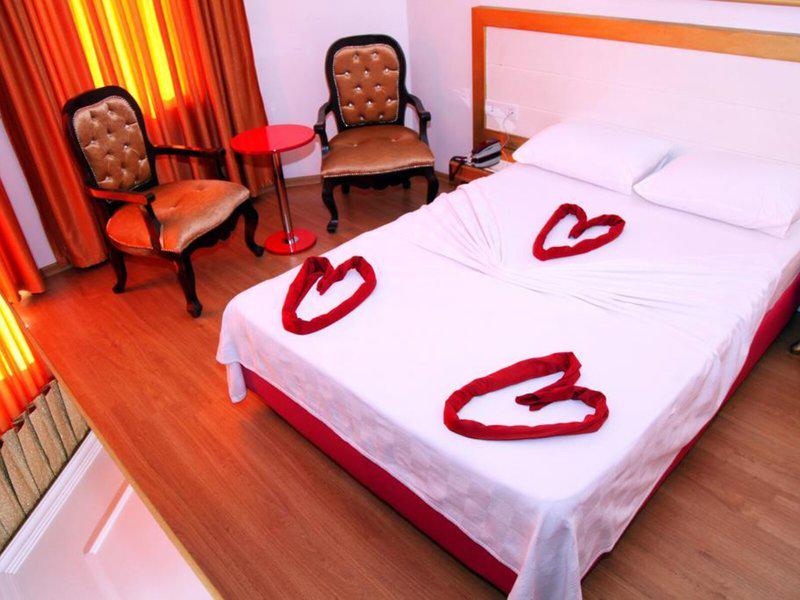 4FE8650C319F90338F0999C806B05D4B