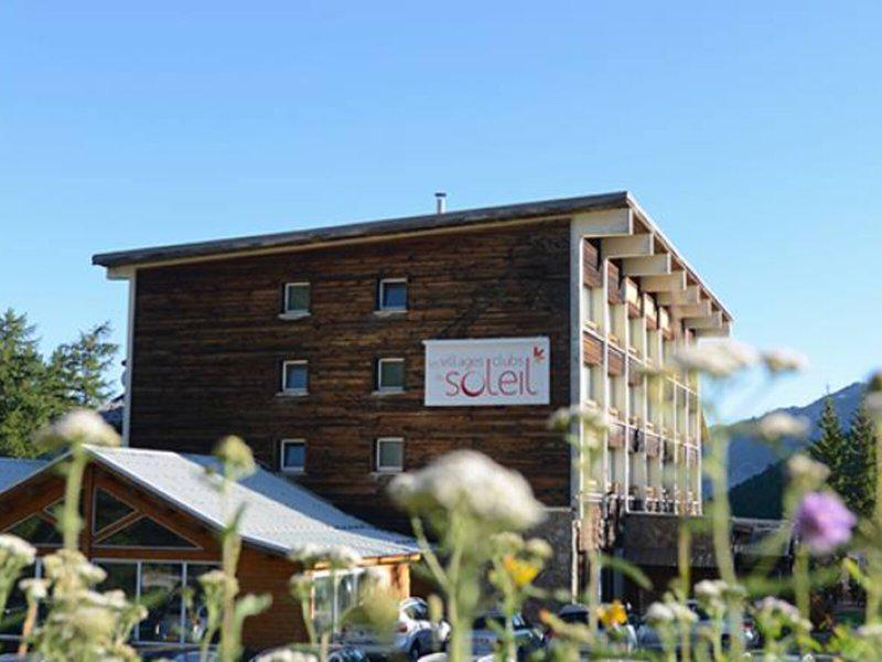 E18E61E2D2747E363DCA1D4E721AC5CA