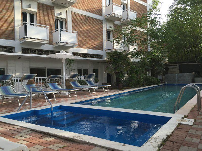 7A2322C5B246A8F4A6F1CE824313DDB1