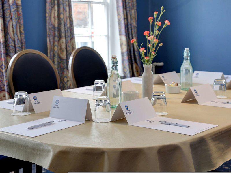 2217B2416EA518F6E75F8DD195EB1B68