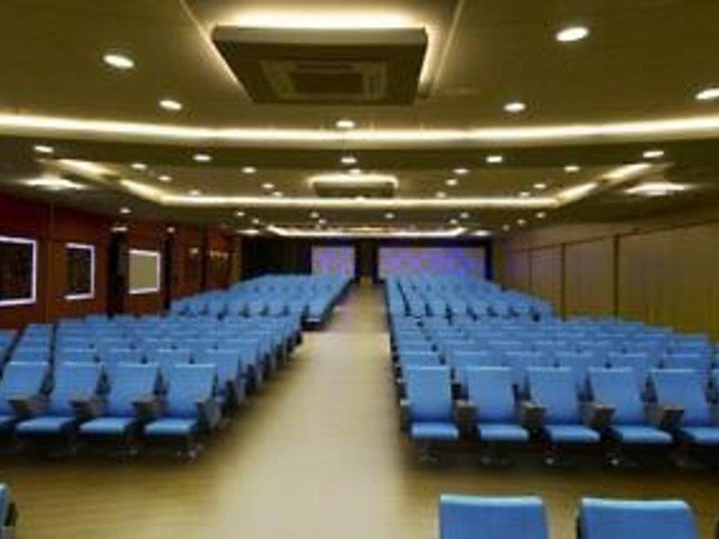 79F8260705D427F5C6842F504BF7A7EE