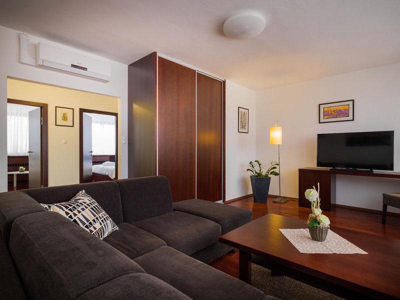 51C4396E3C0DEAFCD144DAB00EB1F8D2