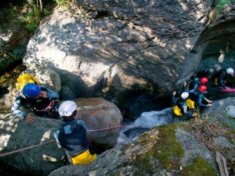 20B4647305C76121E417A43DB87B77A0