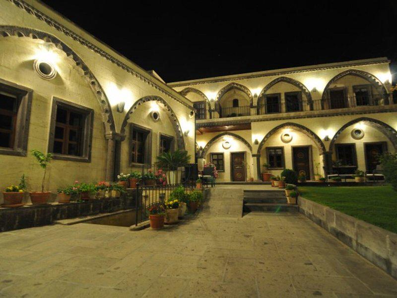 79F9FCF674798F84B332CF72020E3AE1