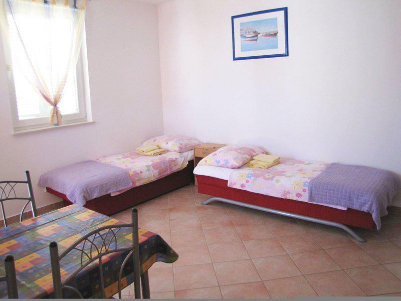 4036B3676701A1724FBEE1A9D96D042C