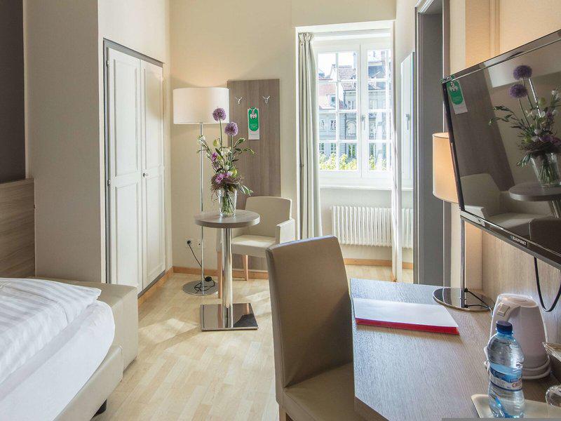 DE428C5ED8AED6D86A5BAB597478828B