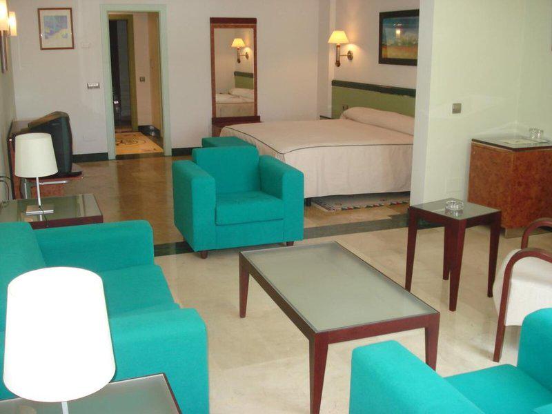 317CFC9A0CF6BE97F0B4C74722715411