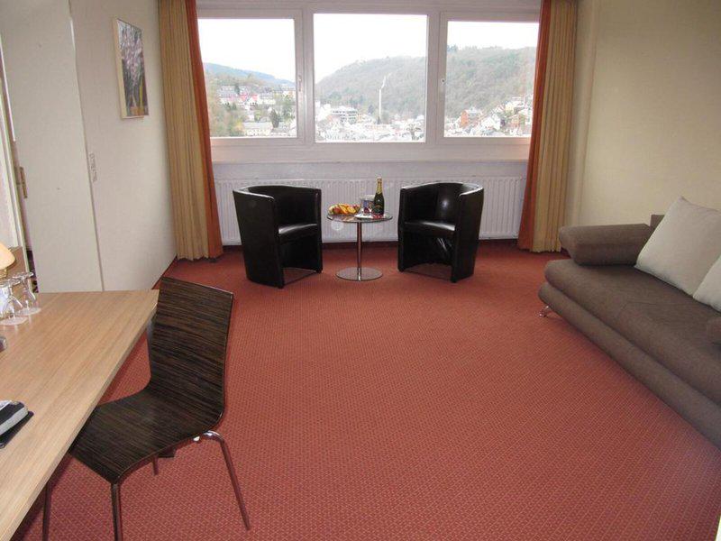 40B6B464DDE454FBF650D8E050F1F901