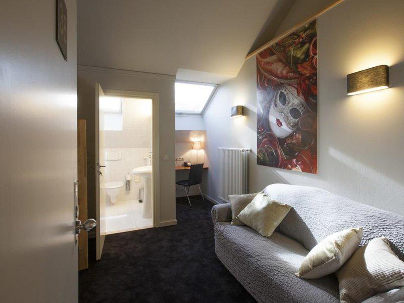 5B250E5F77234285EC777F9EBE56659F