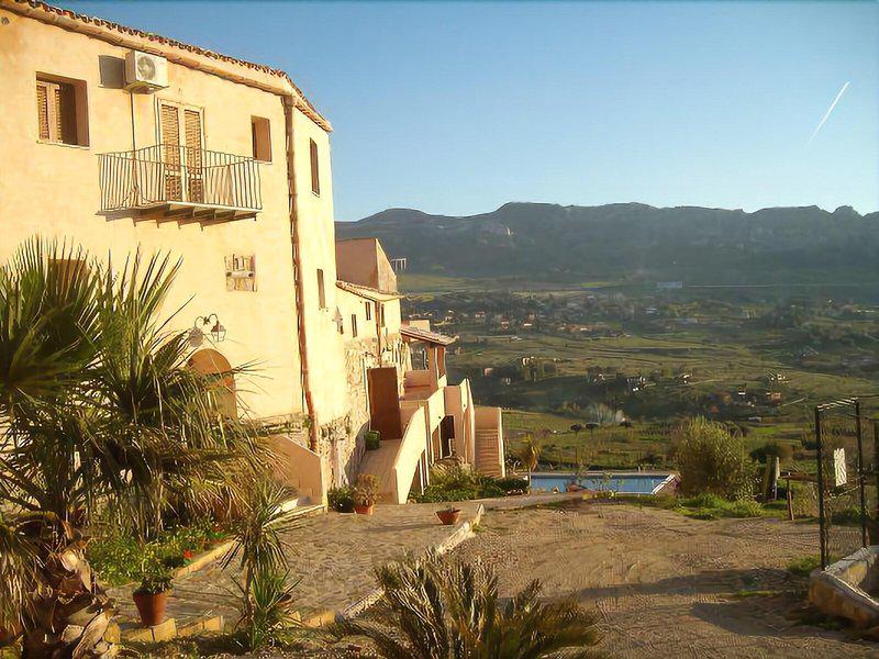 5D569631F98504D3BCE4974B90246E87