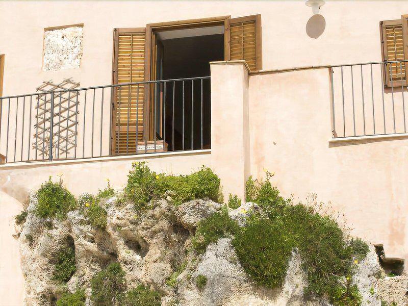 4AF9FFCAA19E5D77662D3C027C9CBEE7