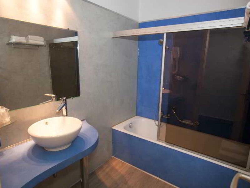 9084840B73B1BF41AFA1295C2EB4B1C8