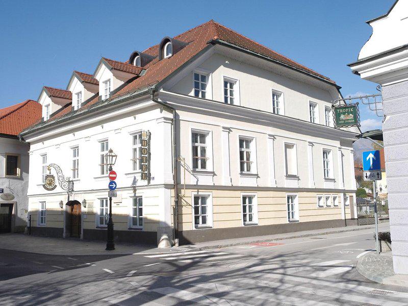 2E0984F794543531AAFB08C575F64AC9